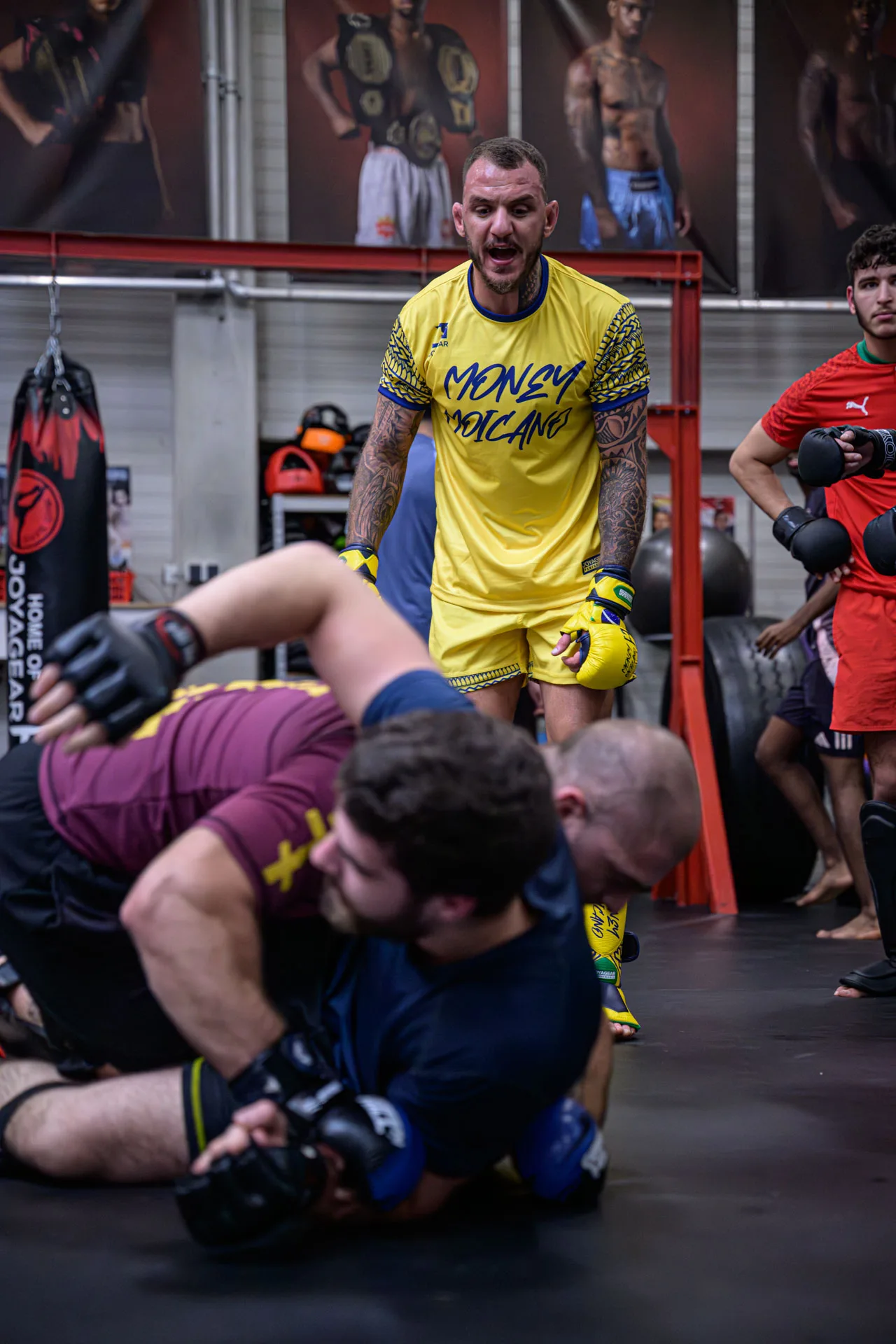 Renato Money Moicano traint bij Days Gym Almere